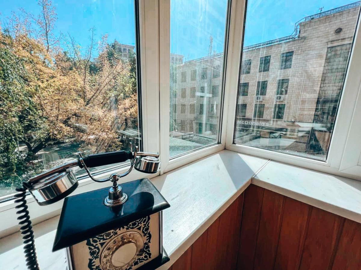 Квартира В Центре Крещатика Kiev Esterno foto