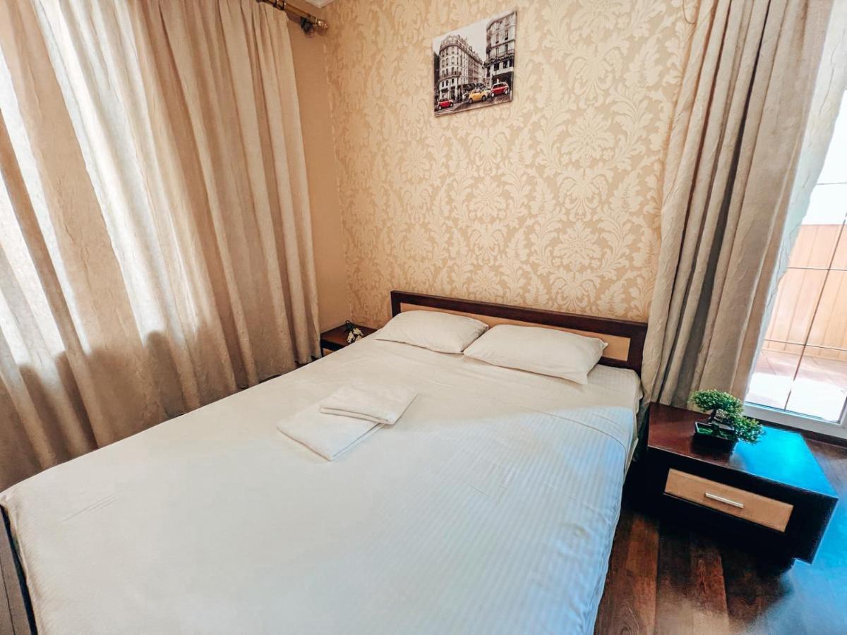 Квартира В Центре Крещатика Kiev Esterno foto