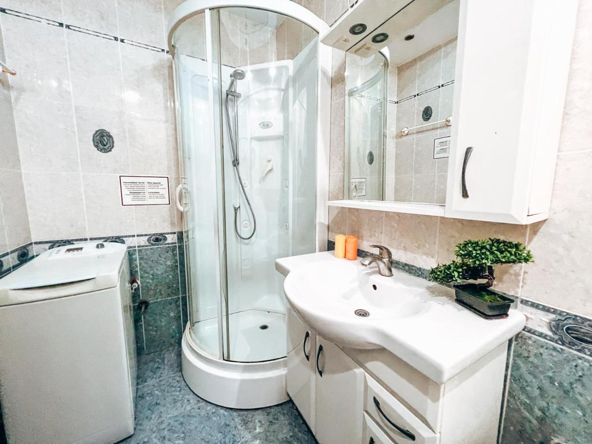 Квартира В Центре Крещатика Kiev Esterno foto